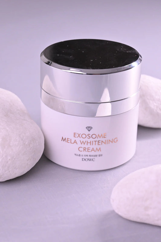 Crema despigmentante Exosome Mela Whitening Cream con ácido tranexámico y vitamina C para reducir manchas, melasma y mejorar la luminosidad de la piel.Exosome Mela Whitening Cream Despigmentante con Ácido Tranexámico | Neoderm